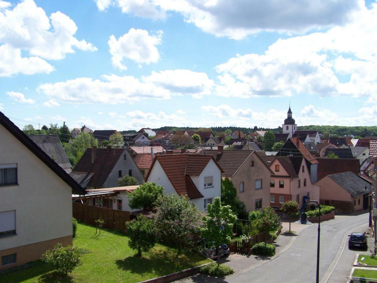 Bea'S Monteurzimmer Seckach Exterior photo